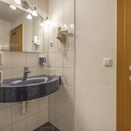 In Stubai With Balcony And דירה