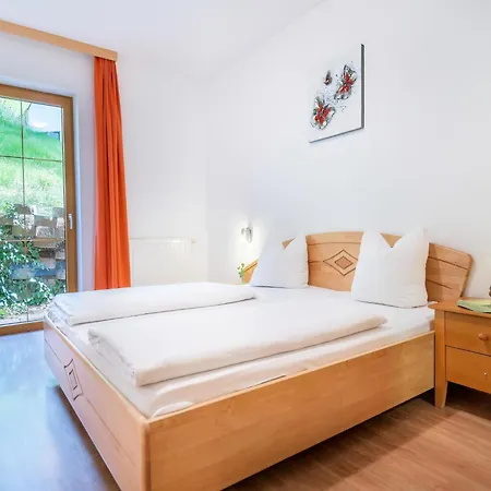 In Stubai With Balcony And Apartamento Neustift im Stubaital