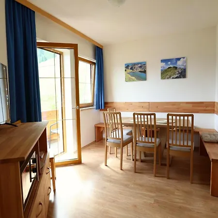 In Stubai With Balcony And * ניוסטיפט אים סטובאיטל